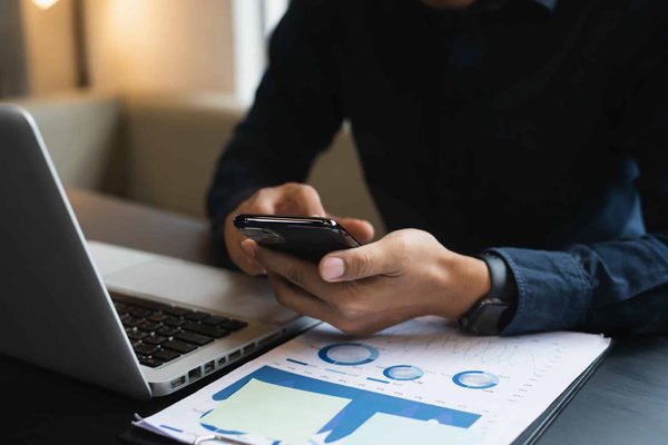 How to Implement an Omnichannel Approach for UK Luxury Fashion Retail?