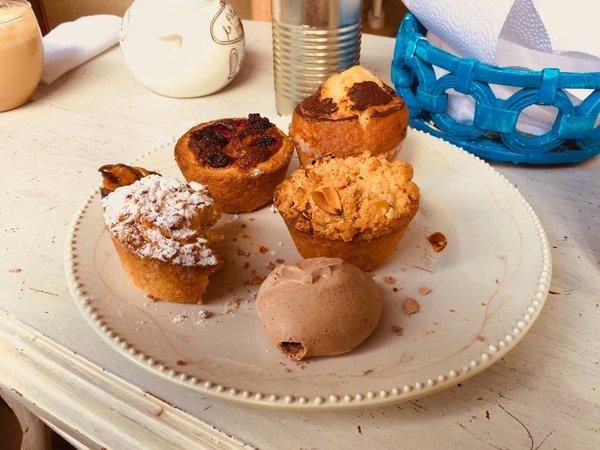 How to Bake a Decadent Triple Chocolate Mousse Cake with a Crunchy Base?